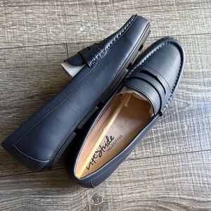 NWOT Life Stride Navy Blue Loafers